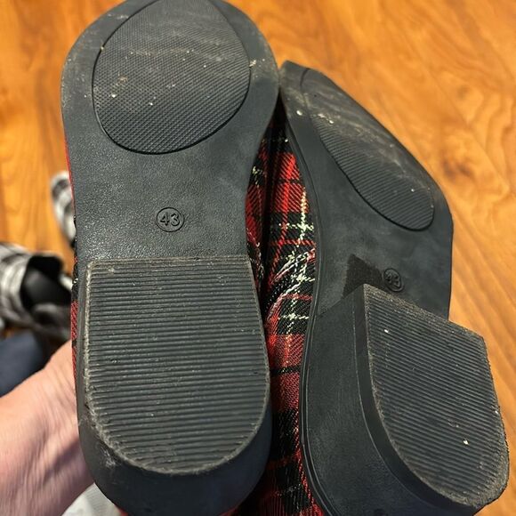 Red & Black Ankle Booties with Classic Checkered Design - Picture 5 of 8